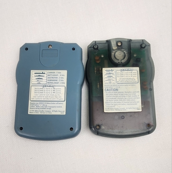 BATTLESHIP Electronic Hand-Held Milton Bradley Classic Board Game 1995 - Picture 4 of 7